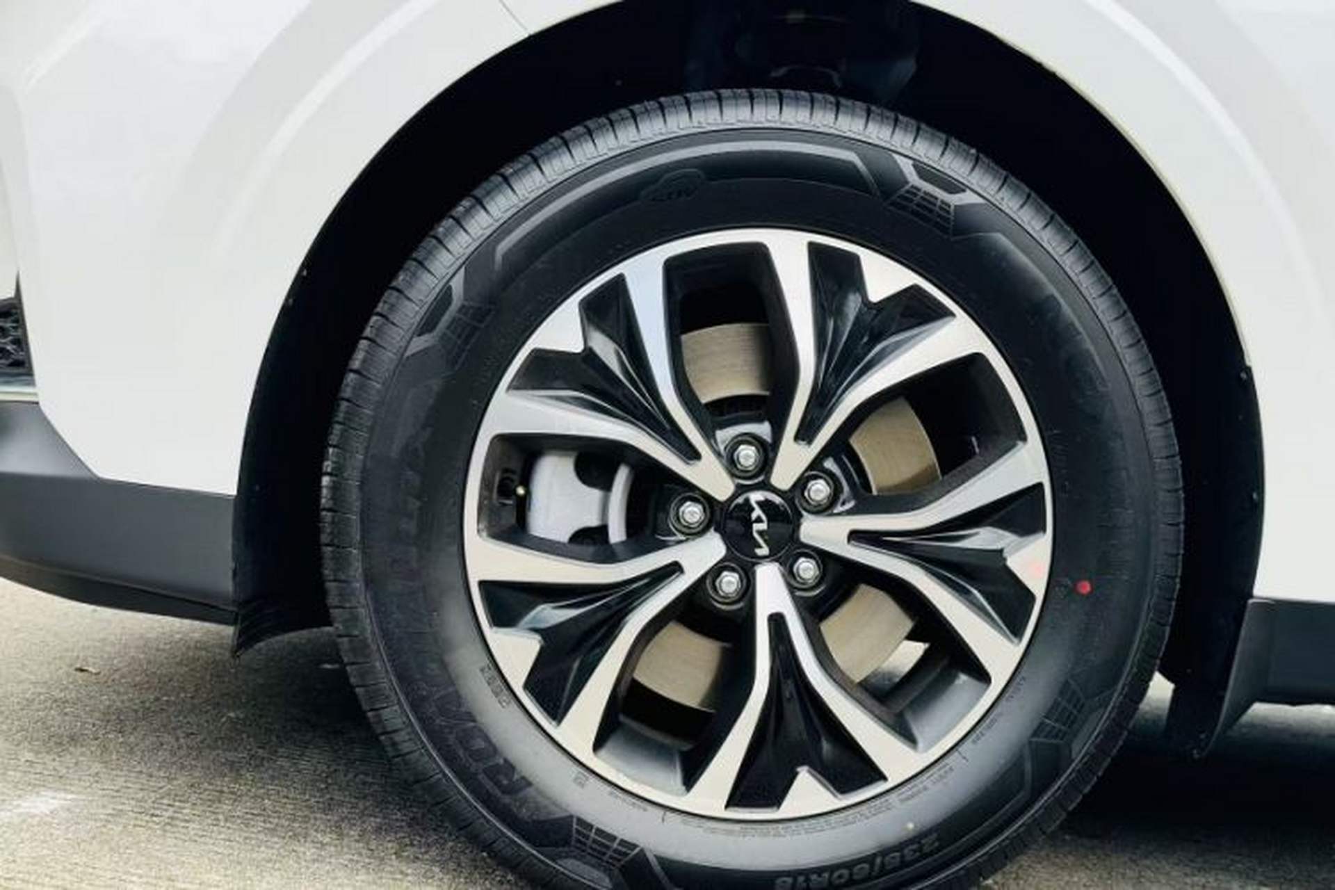 Used Kia Carnival 2021 2.0T Luxury Tech Edition Exterior 6