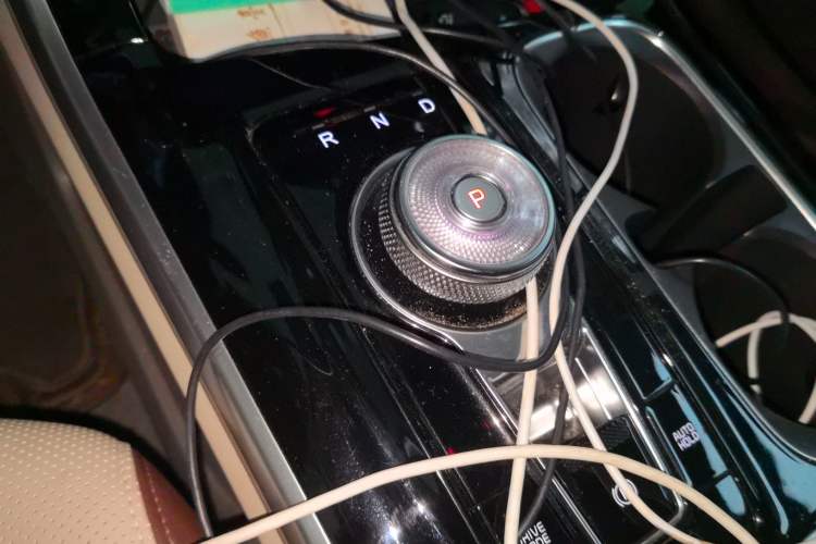 Used Kia Carnival 2021 2.0T Luxury Tech Edition Gear Lever