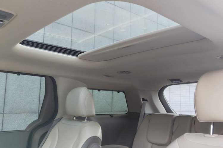 Used Kia Carnival 2021 2.0T Luxury Tech Edition Headliner