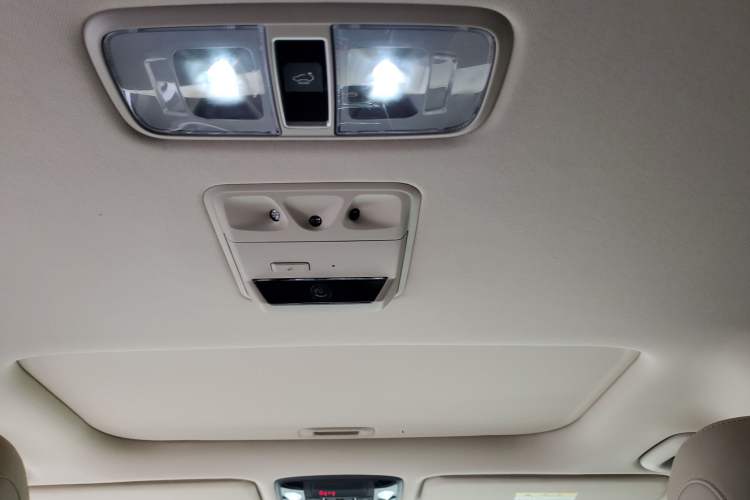Used Kia Carnival 2021 2.0T Flagship Edition Headliner