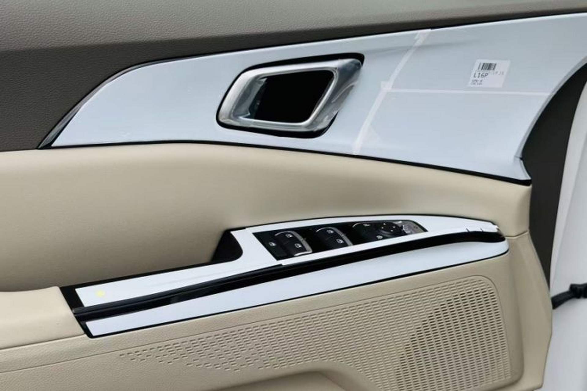 Used Kia Carnival 2021 2.0T Luxury Tech Edition Interior 10