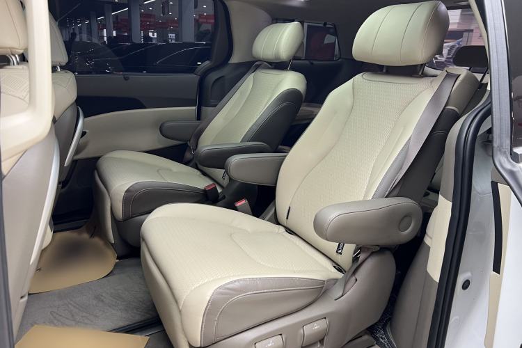 Used Kia Carnival 2021 2.0T Luxury Tech Edition Interior 10