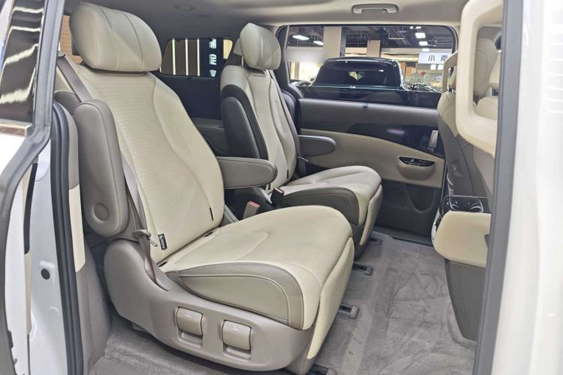 Used Kia Carnival 2021 2.0T Flagship Edition Interior 10