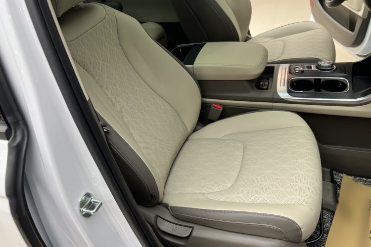 Used Kia Carnival 2021 2.0T Luxury Tech Edition Interior 14