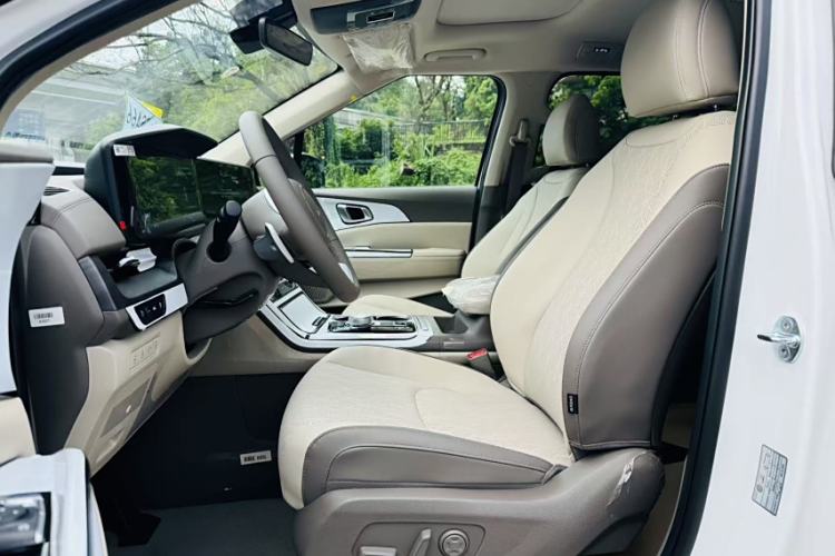 Used Kia Carnival 2021 2.0T Luxury Tech Edition Interior 4
