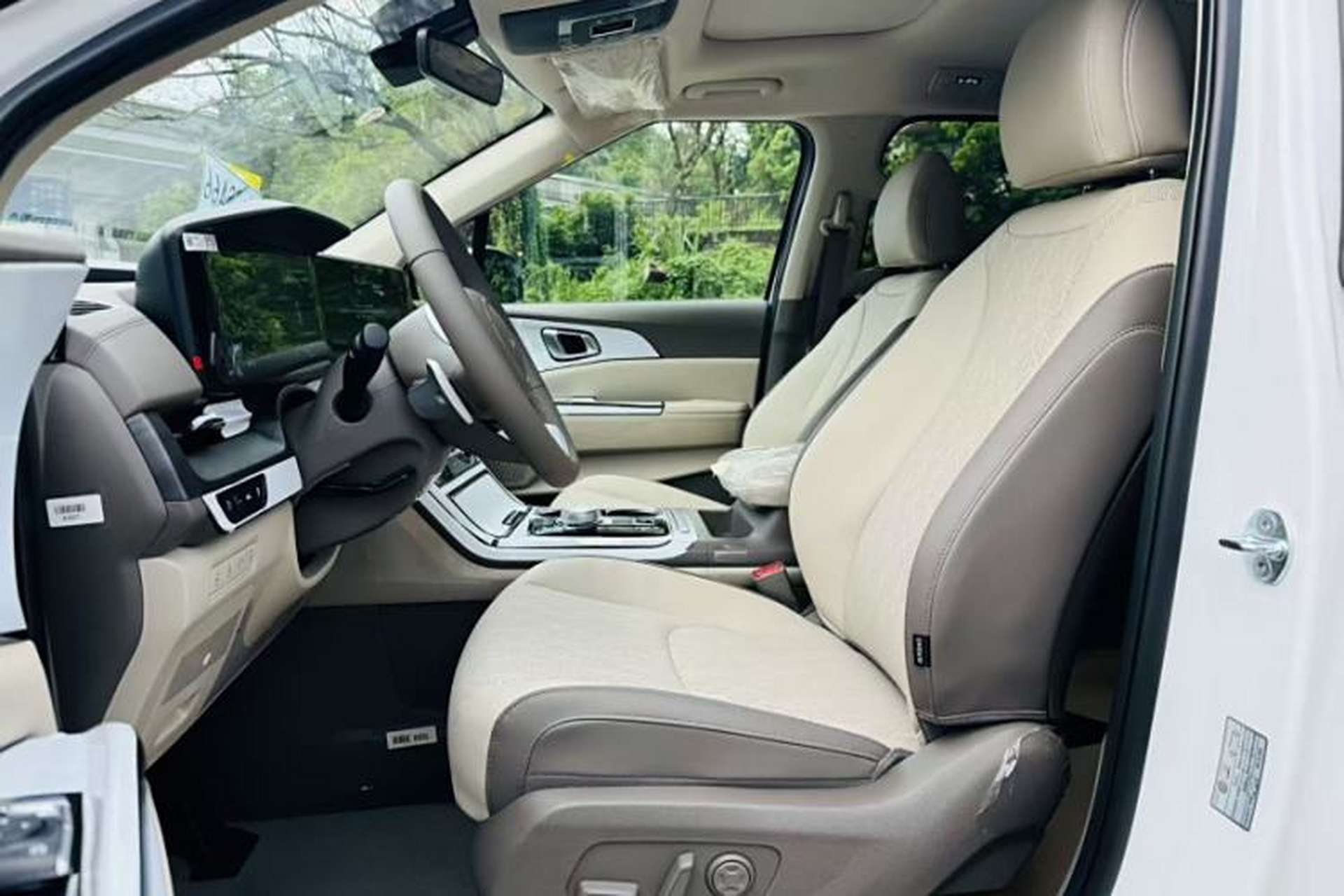 Used Kia Carnival 2021 2.0T Luxury Tech Edition Interior 4