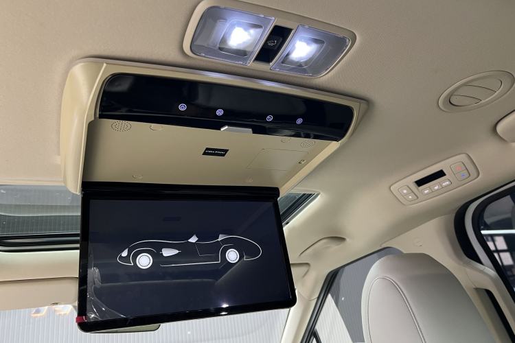 Used Kia Carnival 2021 2.0T Luxury Tech Edition Interior 4
