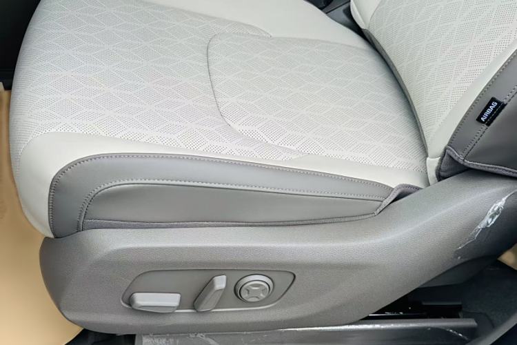 Used Kia Carnival 2021 2.0T Luxury Tech Edition Interior 5