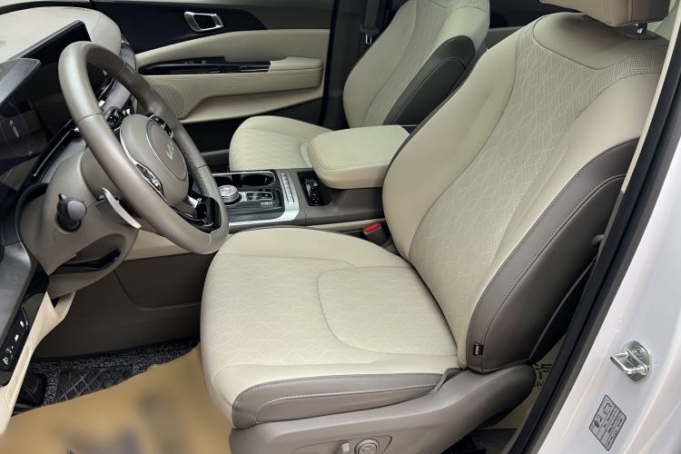 Used Kia Carnival 2021 2.0T Luxury Tech Edition Interior 6