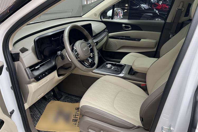 Used Kia Carnival 2021 2.0T Luxury Tech Edition Interior 7