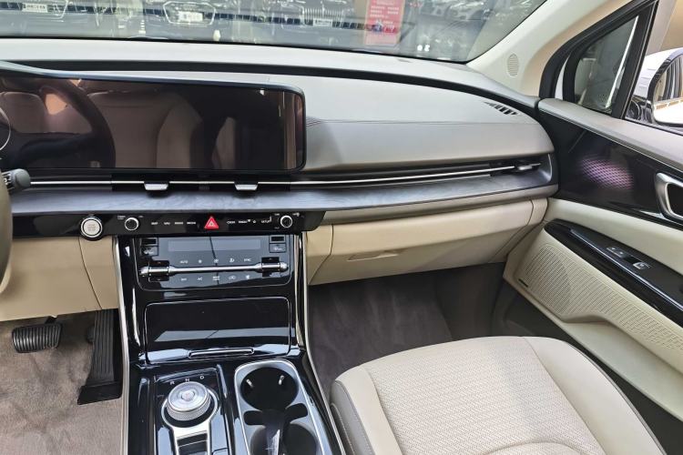 Used Kia Carnival 2021 2.0T Flagship Edition Interior 8