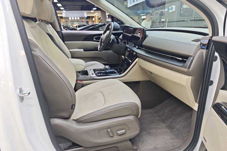 Used Kia Carnival 2021 2.0T Flagship Edition Interior 9