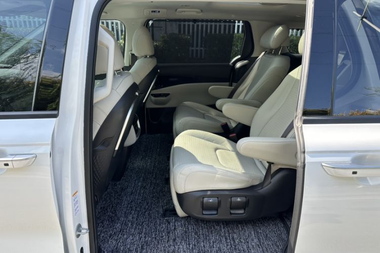 Used Kia Carnival 2021 2.0T Flagship Edition Interior 9