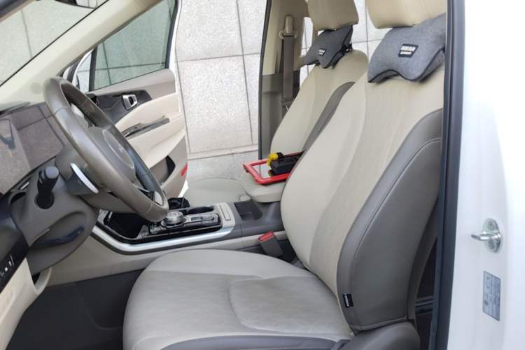 Used Kia Carnival 2021 2.0T Luxury Tech Edition Left Front Seat