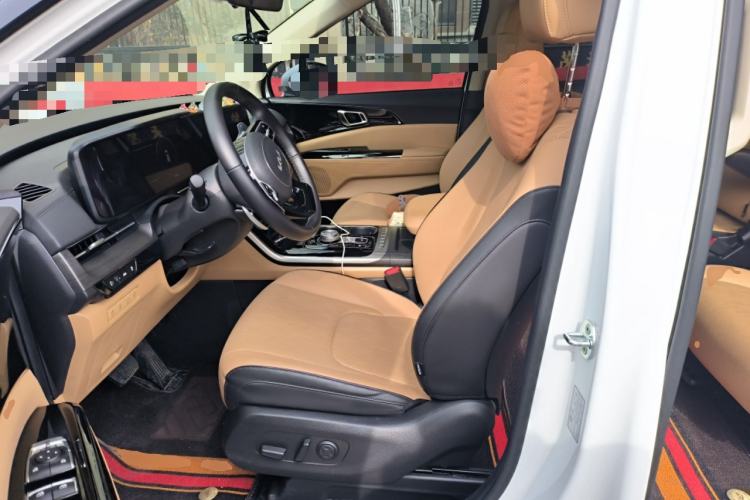 Used Kia Carnival 2021 2.0T Luxury Tech Edition Left Front Seat