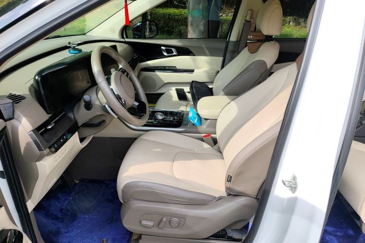 Used Kia Carnival 2021 2.0T Luxury Tech Edition Left Front Seat
