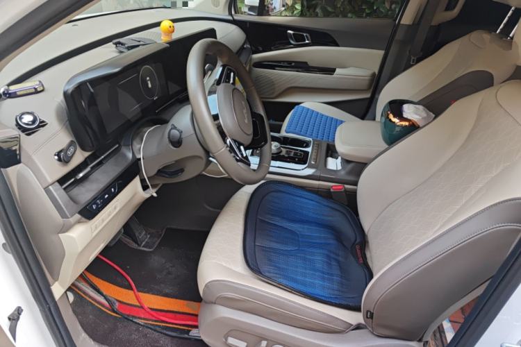 Used Kia Carnival 2021 2.0T Luxury Tech Edition Left Front Seat
