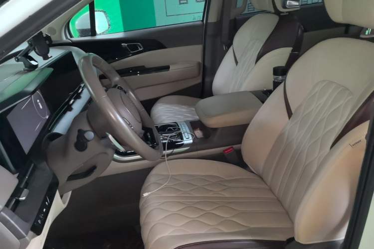 Used Kia Carnival 2021 2.0T Luxury Tech Edition Left Front Seat