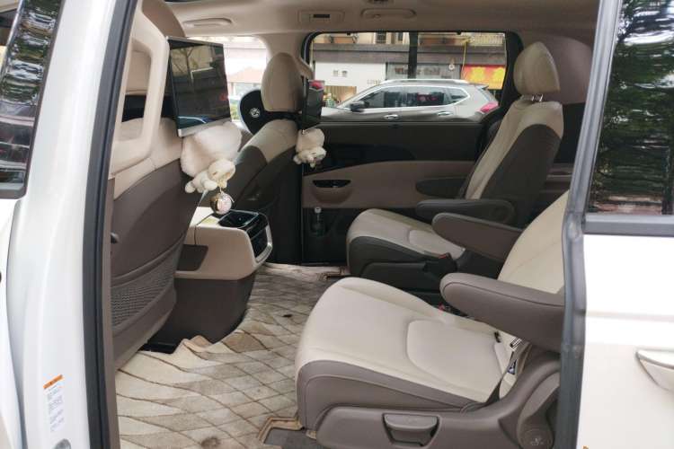 Used Kia Carnival 2021 2.0T Luxury Tech Edition Left Rear Seat