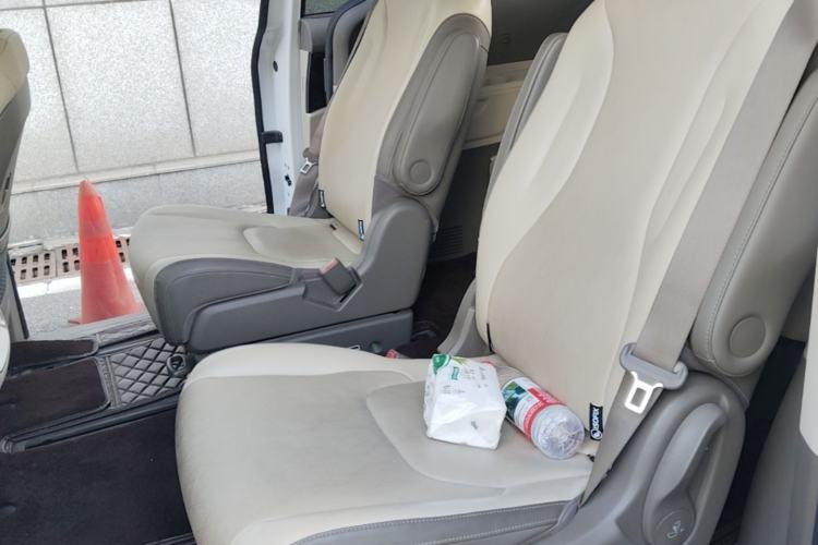 Used Kia Carnival 2021 2.0T Luxury Tech Edition Left Rear Seat