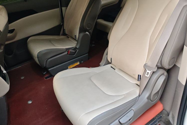 Used Kia Carnival 2021 2.0T Luxury Tech Edition Left Rear Seat