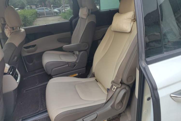 Used Kia Carnival 2021 2.0T Luxury Tech Edition Left Rear Seat