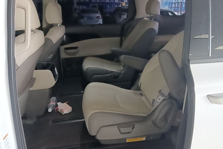 Used Kia Carnival 2021 2.0T Luxury Tech Edition Left Rear Seat