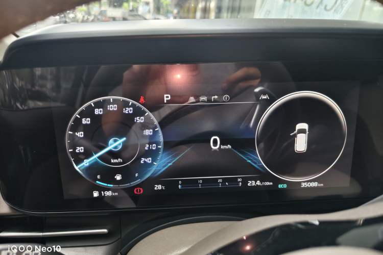 Used Kia Carnival 2021 2.0T Flagship Edition Odometer Close Up