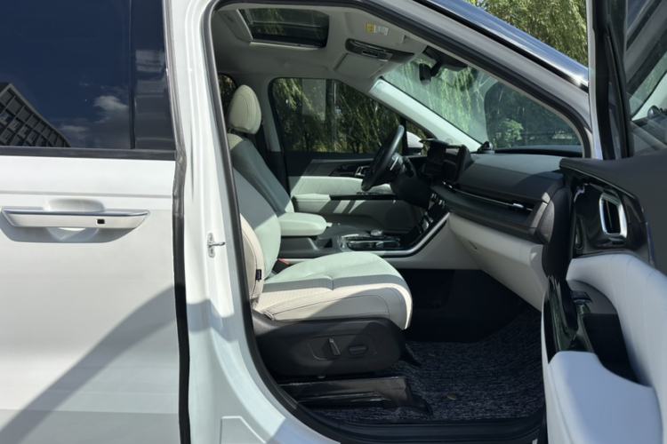 Used Kia Carnival 2021 2.0T Flagship Edition Right Front Seat