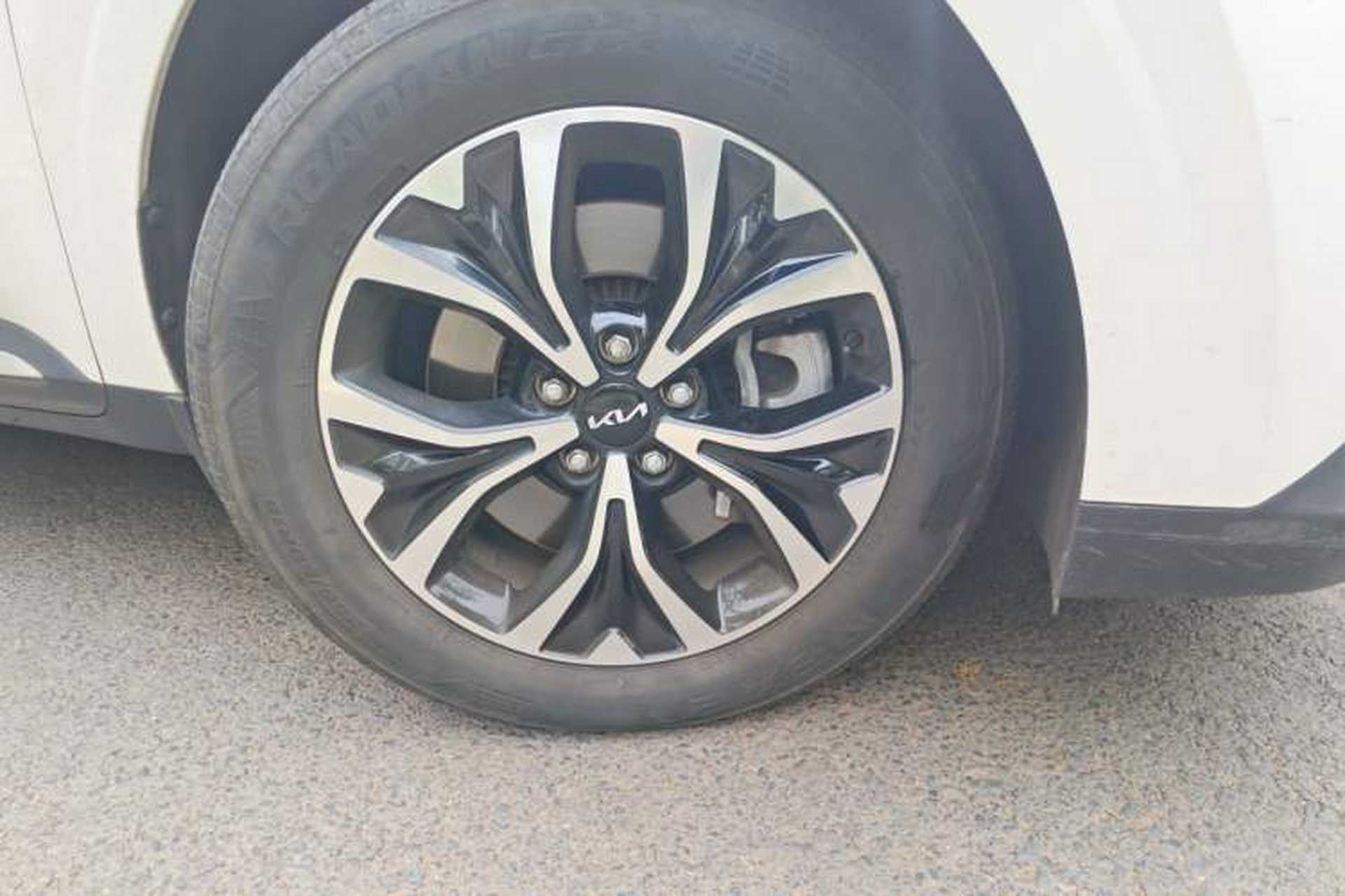Used Kia Carnival 2021 2.0T Flagship Edition Right Front Wheel Hub