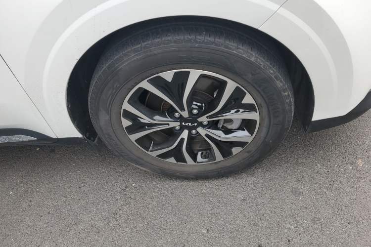 Used Kia Carnival 2021 2.0T Flagship Edition Right Front Wheel Hub