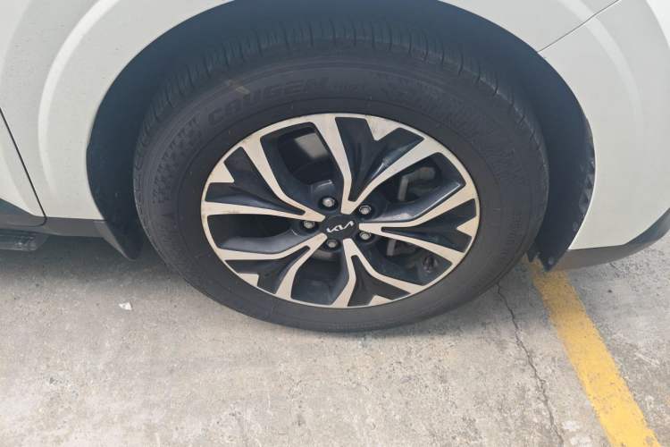 Used Kia Carnival 2021 2.0T Flagship Edition Right Front Wheel Hub
