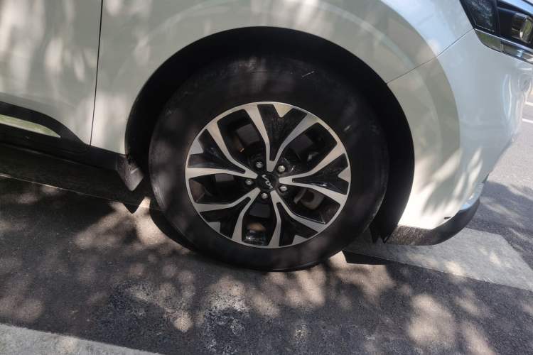 Used Kia Carnival 2021 2.0T Flagship Edition Right Front Wheel Hub