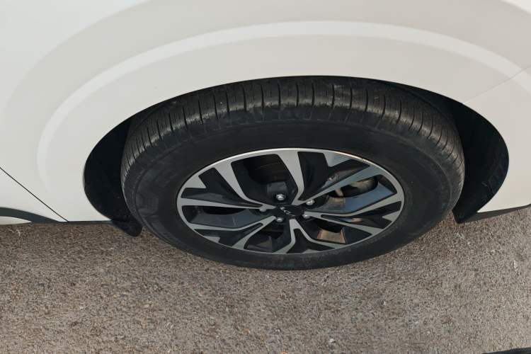 Used Kia Carnival 2021 2.0T Flagship Edition Right Front Wheel Hub