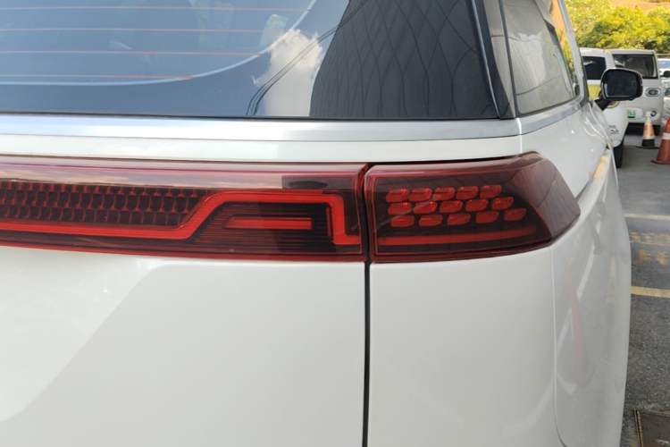 Used Kia Carnival 2021 2.0T Luxury Tech Edition Right Rear Taillight