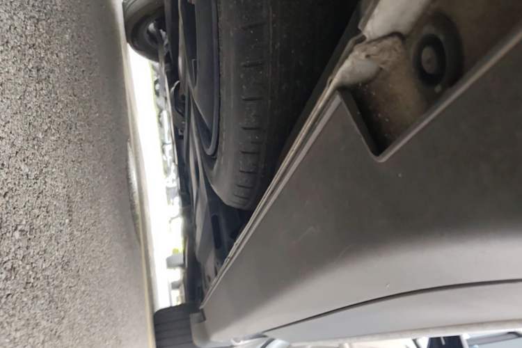 Used Kia Carnival 2021 2.0T Luxury Tech Edition Right Side Sill