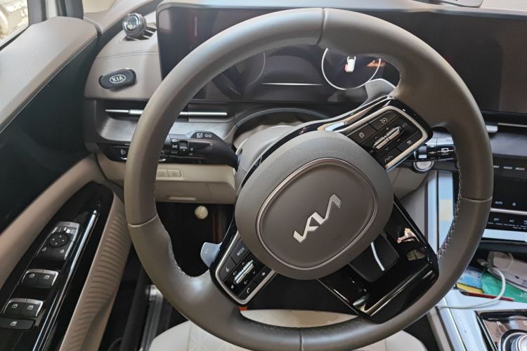 Used Kia Carnival 2021 2.0T Luxury Tech Edition Steering Wheel