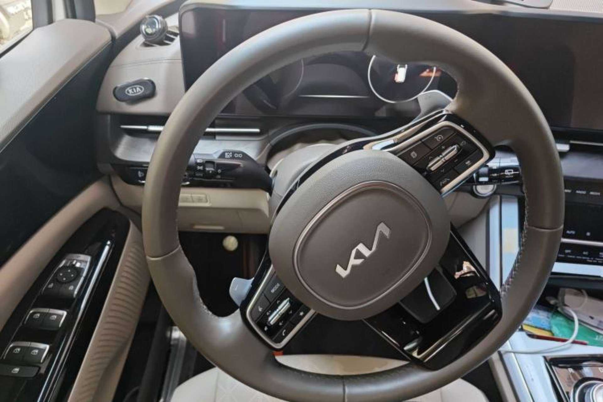 Used Kia Carnival 2021 2.0T Luxury Tech Edition Steering Wheel