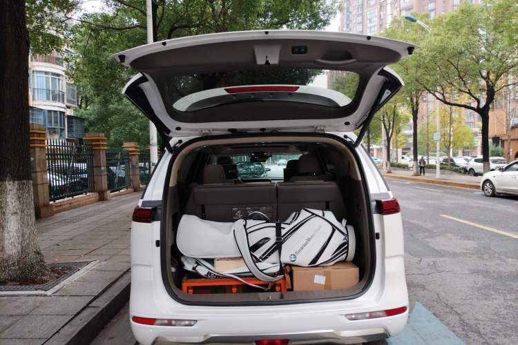 Used Kia Carnival 2021 2.0T Luxury Tech Edition Trunk