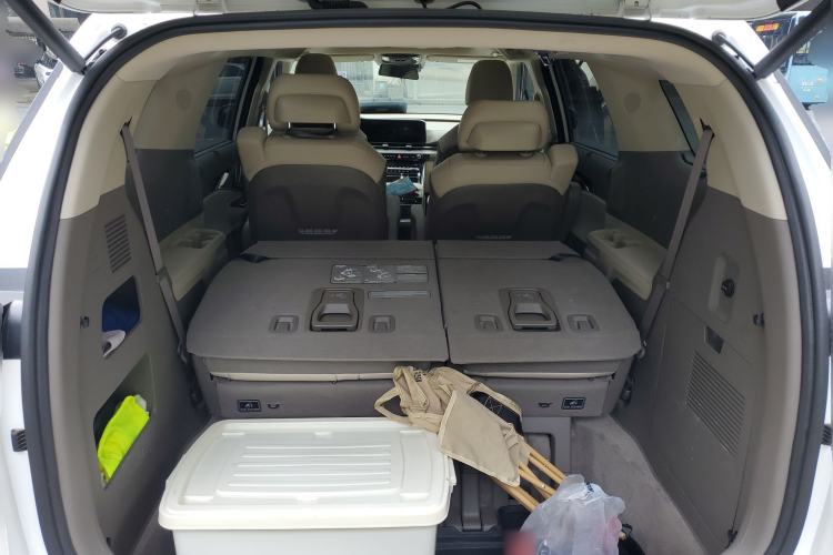 Used Kia Carnival 2021 2.0T Flagship Edition Trunk