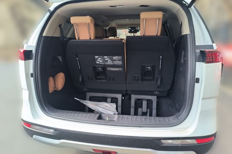 Used Kia Carnival 2021 2.0T Luxury Tech Edition Trunk