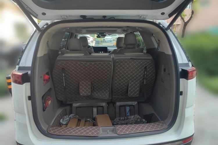 Used Kia Carnival 2021 2.0T Luxury Tech Edition Trunk