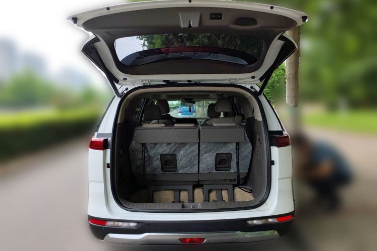 Used Kia Carnival 2021 2.0T Luxury Tech Edition Trunk