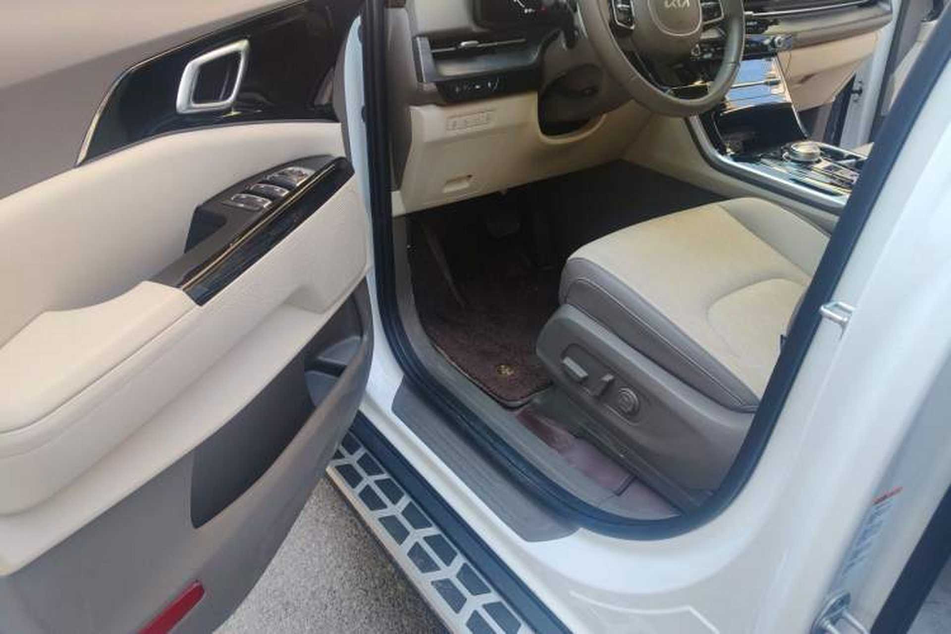 Used Kia Carnival 2026 Model 2.0T Luxury Tech Edition Driver Seat