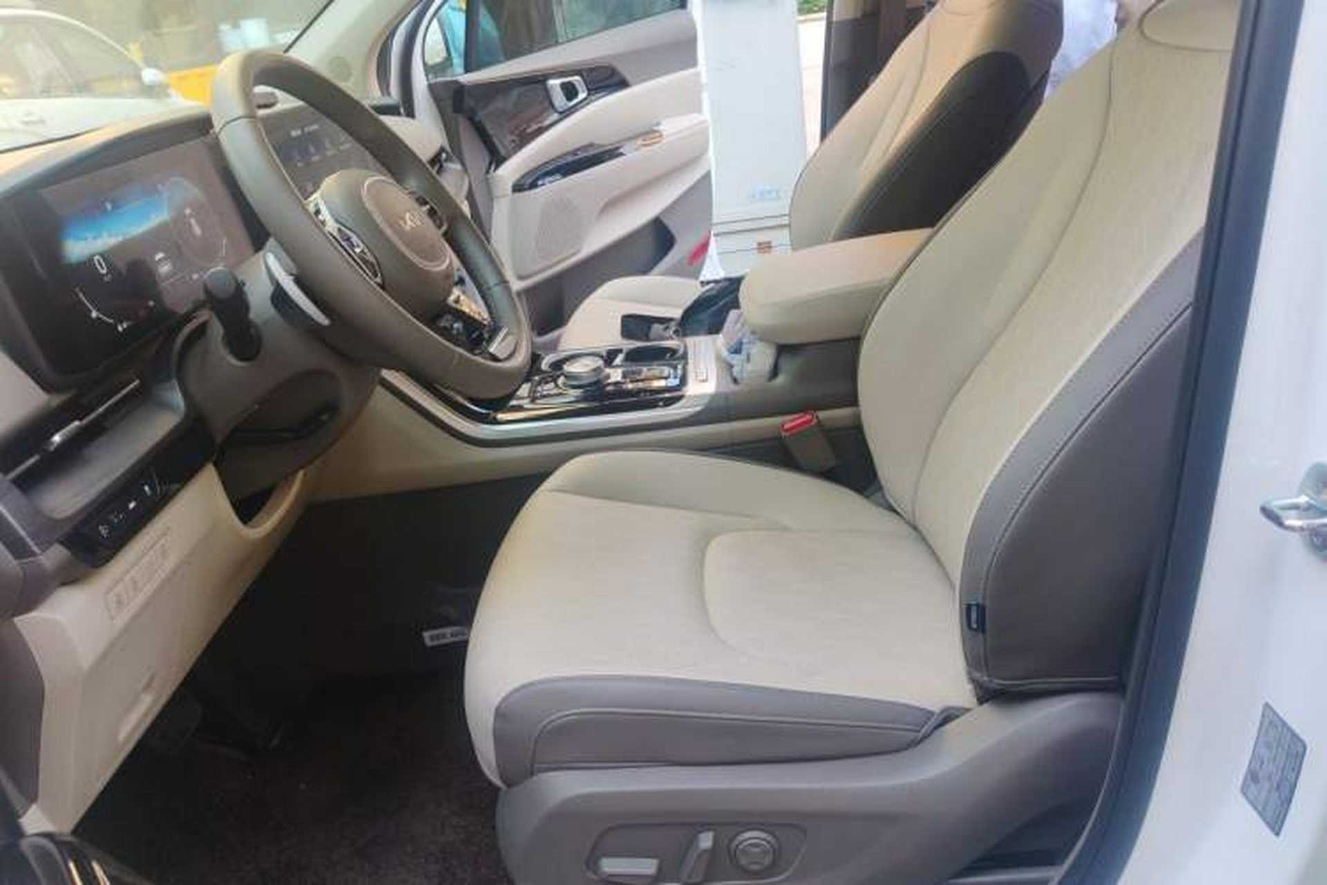 Used Kia Carnival 2026 Model 2.0T Luxury Tech Edition Left Front Seat