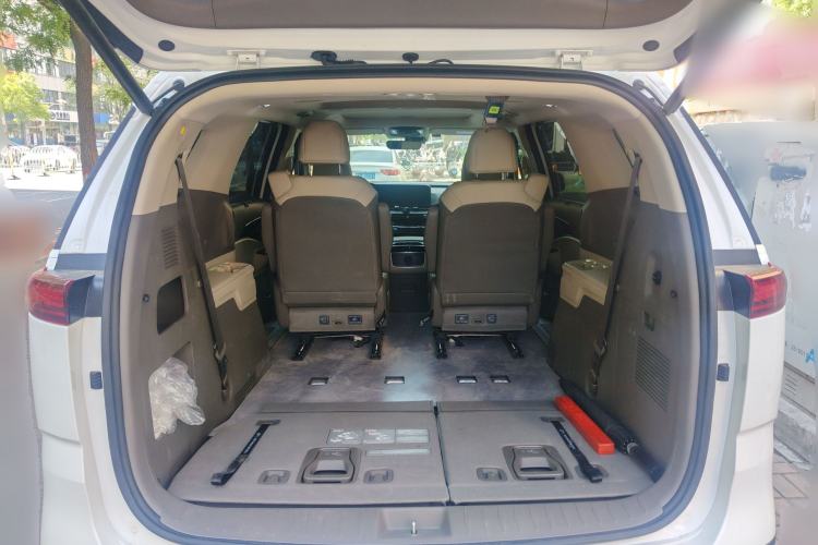 Used Kia Carnival 2026 Model 2.0T Luxury Tech Edition Trunk