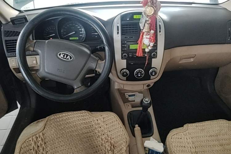 Used Kia Cerato 2007 1.6L MT GL Center Console