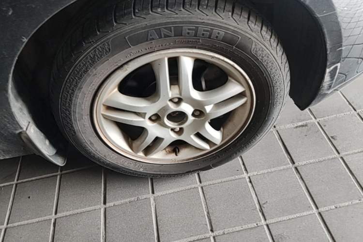 Used Kia Cerato 2007 1.6L MT GL Right Front Wheel Hub