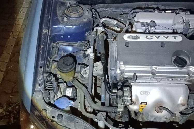 Used Kia Cerato 2007 1.6L AT GLS Engine Bay Right
