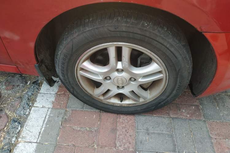 Used Kia Cerato 2007 1.6L MT GL Right Front Wheel Hub